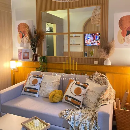 Duxesuite3 Condo 5 Mins Walk To Moa & Near Naia Aiport, Minivideoke, Netflix